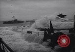 Standbild amerikanisches Schiff Normandie Frankreich, 1944, aus Sekunde 39 historischem Filmmaterial Videoclip 65675038205