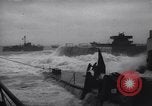Standbild amerikanisches Schiff Normandie Frankreich, 1944, aus Sekunde 43 historischem Filmmaterial Videoclip 65675038205