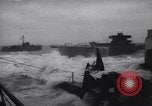Standbild amerikanisches Schiff Normandie Frankreich, 1944, aus Sekunde 44 historischem Filmmaterial Videoclip 65675038205