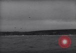 Image barrage de montgolfieres Normandie France, 1944, de la seconde 6 séquences d'archives historiques vidéo 65675038206