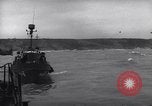 Image barrage de montgolfieres Normandie France, 1944, de la seconde 21 séquences d'archives historiques vidéo 65675038206