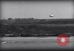 Image barrage de montgolfieres Normandie France, 1944, de la seconde 51 séquences d'archives historiques vidéo 65675038206