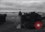 Immagine di American Landing Craft Normandia Francia, 1944, secondo 21 filmato di repertorio 65675038218