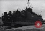 Immagine di American Landing Craft Normandia Francia, 1944, secondo 35 filmato di repertorio 65675038218