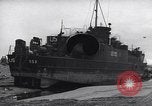 Immagine di American Landing Craft Normandia Francia, 1944, secondo 37 filmato di repertorio 65675038218