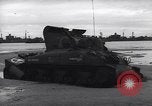 Immagine di American Landing Craft Normandia Francia, 1944, secondo 45 filmato di repertorio 65675038218