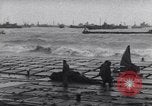 Standbild amerikanische Soldaten Normandie Frankreich, 1944, aus Sekunde 15 historischem Filmmaterial Videoclip 65675038233