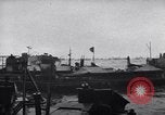 Standbild amerikanische Soldaten Normandie Frankreich, 1944, aus Sekunde 56 historischem Filmmaterial Videoclip 65675038233