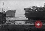 Standbild amerikanische Schiffe Normandie Frankreich, 1944, aus Sekunde 26 historischem Filmmaterial Videoclip 65675038234