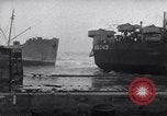 Standbild amerikanische Schiffe Normandie Frankreich, 1944, aus Sekunde 29 historischem Filmmaterial Videoclip 65675038234