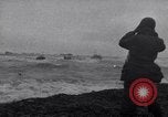 Standbild alliierte Soldat Normandie Frankreich, 1944, aus Sekunde 3 historischem Filmmaterial Videoclip 65675038235