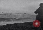 Standbild alliierte Soldat Normandie Frankreich, 1944, aus Sekunde 8 historischem Filmmaterial Videoclip 65675038235