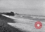 Standbild alliierte Soldat Normandie Frankreich, 1944, aus Sekunde 27 historischem Filmmaterial Videoclip 65675038235