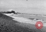 Standbild alliierte Soldat Normandie Frankreich, 1944, aus Sekunde 30 historischem Filmmaterial Videoclip 65675038235