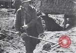 Standbild amerikanischer Soldat Leyte Philippinen, 1944, aus Sekunde 5 historischem Filmmaterial Videoclip 65675038237