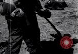 Standbild amerikanischer Soldat Leyte Philippinen, 1944, aus Sekunde 13 historischem Filmmaterial Videoclip 65675038237
