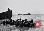 Standbild amerikanischer Soldat Leyte Philippinen, 1944, aus Sekunde 28 historischem Filmmaterial Videoclip 65675038237