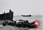 Standbild amerikanischer Soldat Leyte Philippinen, 1944, aus Sekunde 30 historischem Filmmaterial Videoclip 65675038237
