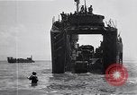 Standbild amerikanischer Soldat Leyte Philippinen, 1944, aus Sekunde 35 historischem Filmmaterial Videoclip 65675038237