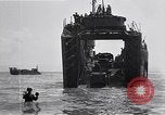 Standbild amerikanischer Soldat Leyte Philippinen, 1944, aus Sekunde 38 historischem Filmmaterial Videoclip 65675038237
