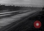 Standbild C-47 Flugzeuge Bougainville Island Papua Neu Guinea, 1944, aus Sekunde 25 historischem Filmmaterial Videoclip 65675038241