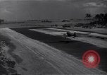 Standbild C-47 Flugzeuge Bougainville Island Papua Neu Guinea, 1944, aus Sekunde 47 historischem Filmmaterial Videoclip 65675038241