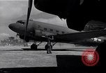 Image C-47 Aéronefs l'île de Bougainville en Papouasie-Nouvelle-Guinée, 1944, de la seconde 4 séquences d'archives historiques vidéo 65675038243