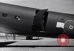 Image C-47 Aéronefs l'île de Bougainville en Papouasie-Nouvelle-Guinée, 1944, de la seconde 25 séquences d'archives historiques vidéo 65675038243