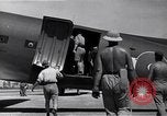 Image C-47 Aéronefs l'île de Bougainville en Papouasie-Nouvelle-Guinée, 1944, de la seconde 29 séquences d'archives historiques vidéo 65675038243
