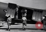 Image C-47 Aéronefs l'île de Bougainville en Papouasie-Nouvelle-Guinée, 1944, de la seconde 38 séquences d'archives historiques vidéo 65675038243