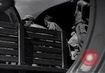 Image C-47 Aéronefs l'île de Bougainville en Papouasie-Nouvelle-Guinée, 1944, de la seconde 50 séquences d'archives historiques vidéo 65675038243