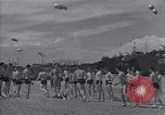 Standbild amerikanische Matrosen schwimmen Normandie Frankreich, 1944, aus Sekunde 18 historischem Filmmaterial Videoclip 65675038272