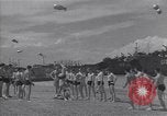 Standbild amerikanische Matrosen schwimmen Normandie Frankreich, 1944, aus Sekunde 19 historischem Filmmaterial Videoclip 65675038272