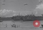 Immagine di I marinai americani di nuotare e giocare Normandia Francia, 1944, secondo 20 filmato di repertorio 65675038273