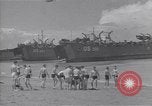 Immagine di I marinai americani di nuotare e giocare Normandia Francia, 1944, secondo 25 filmato di repertorio 65675038273