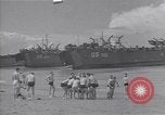 Immagine di I marinai americani di nuotare e giocare Normandia Francia, 1944, secondo 27 filmato di repertorio 65675038273
