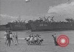 Immagine di I marinai americani di nuotare e giocare Normandia Francia, 1944, secondo 31 filmato di repertorio 65675038273