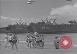 Immagine di I marinai americani di nuotare e giocare Normandia Francia, 1944, secondo 32 filmato di repertorio 65675038273