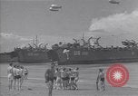 Immagine di I marinai americani di nuotare e giocare Normandia Francia, 1944, secondo 34 filmato di repertorio 65675038273