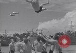 Immagine di I marinai americani di nuotare e giocare Normandia Francia, 1944, secondo 40 filmato di repertorio 65675038273