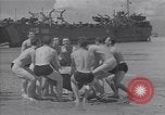 Immagine di I marinai americani di nuotare e giocare Normandia Francia, 1944, secondo 46 filmato di repertorio 65675038273
