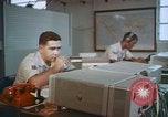 Standbild Techniker Uruguay, 1967, aus Sekunde 43 historischem Filmmaterial Videoclip 65675038303