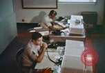Standbild Techniker Uruguay, 1967, aus Sekunde 55 historischem Filmmaterial Videoclip 65675038303