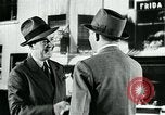 Immagine di Modi di telefono a confronto United States USA, 1940, secondo 47 filmato di repertorio 65675038314