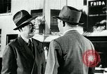 Immagine di Modi di telefono a confronto United States USA, 1940, secondo 52 filmato di repertorio 65675038314