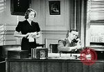 Immagine di Abitudini di telefono United States USA, 1940, secondo 51 filmato di repertorio 65675038315
