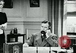Immagine di Abitudini di telefono United States USA, 1940, secondo 56 filmato di repertorio 65675038315