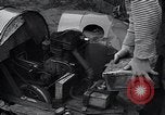 Standbild Edward Floyd bietet Zeitungen in hausgemachten Auto Seattle Washington USA, 1933, aus Sekunde 10 historischem Filmmaterial Videoclip 65675038327