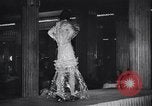 Standbild Zellophan kleider Paris Frankreich, 1933, aus Sekunde 5 historischem Filmmaterial Videoclip 65675038330