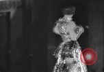 Standbild Zellophan kleider Paris Frankreich, 1933, aus Sekunde 15 historischem Filmmaterial Videoclip 65675038330